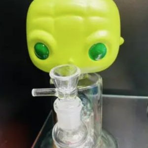 Alien Character Glass Rig – Novelty Collector Design